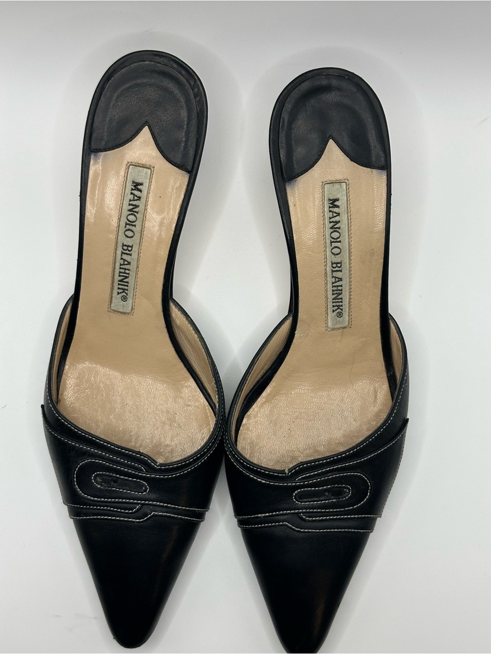 Manolo Blahnik Black Leather Pointed Slip-On Mules with Contrast Stitching - Picture 2 of 5
